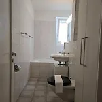 Downtown Dream 3 5br With Balcony And Style Ba21 *