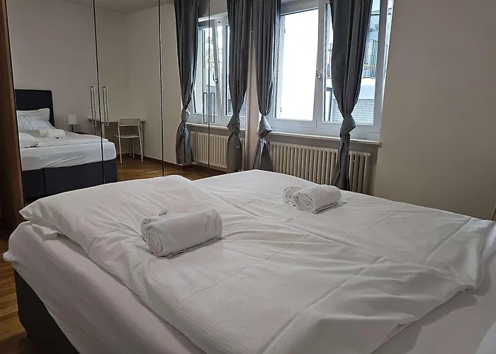 Downtown Dream 3 5br With Balcony And Style Ba21